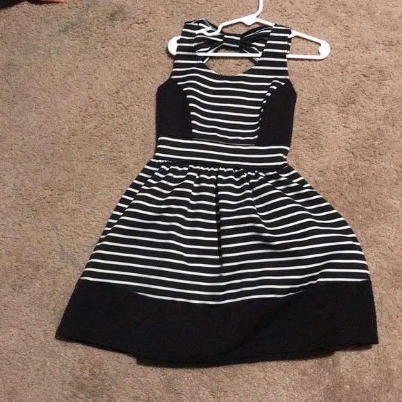 Other - Girl dress size 6